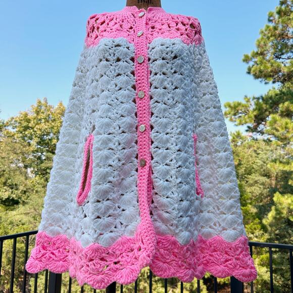 Vintage 60s Pink + White Handmade Chunky Crochet Knit Poncho Sweater Cape OS - Picture 2 of 6